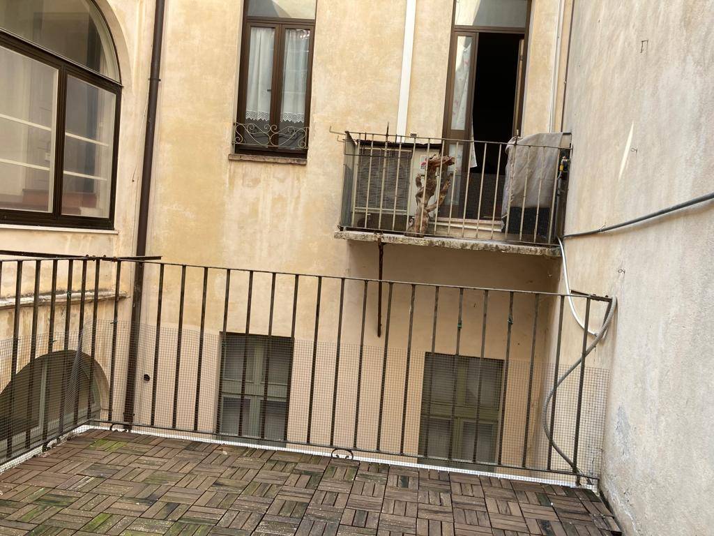 Appartamento a Mantova in Via Giuseppe Bertani - Foto 4