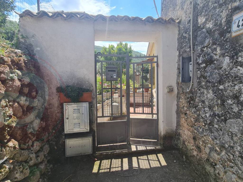 Casa indipendente a Castrocielo in Via Giovenale, 42 - Foto 2