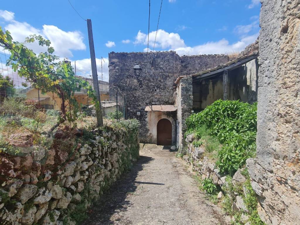 Casa indipendente a Castrocielo in Via Giovenale, 42 - Foto 3