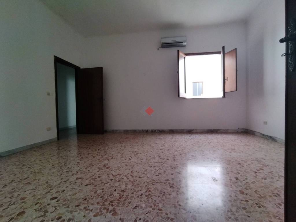 Appartamento a Grottaglie in Via Deledda, 60 - Foto 2