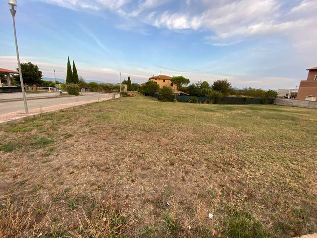 Terreno a Castiglione del lago in Via Enrico Fermi - Foto 2