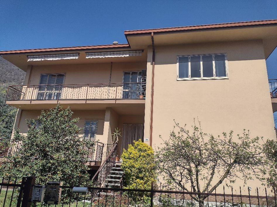 Villa a Cittiglio in Via San Giulio - Foto 2