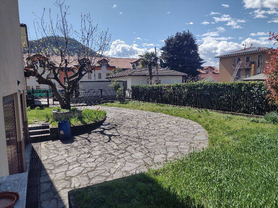 Villa a Cittiglio in Via San Giulio - Foto 4