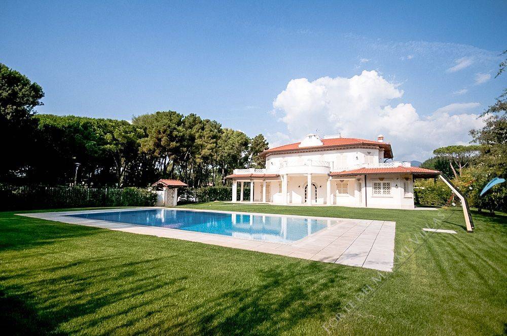 Villa a Forte dei marmi in Via Ardengo Soffici, 23 - Foto 4