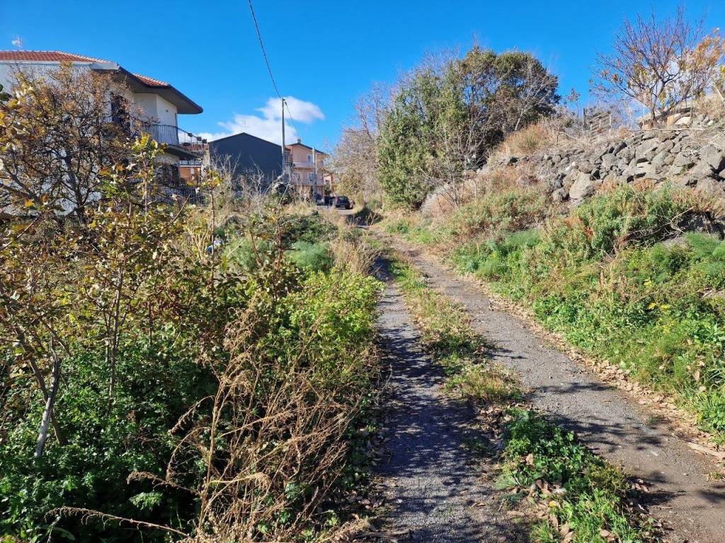 Terreno a Belpasso in Via Fratelli Bandiera - Foto 2