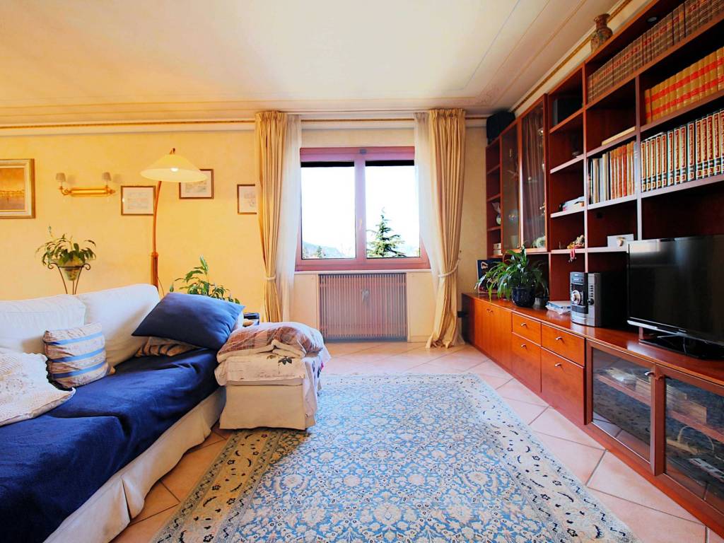 Appartamento a Como in Via Monte Lungo, 31 - Foto 2