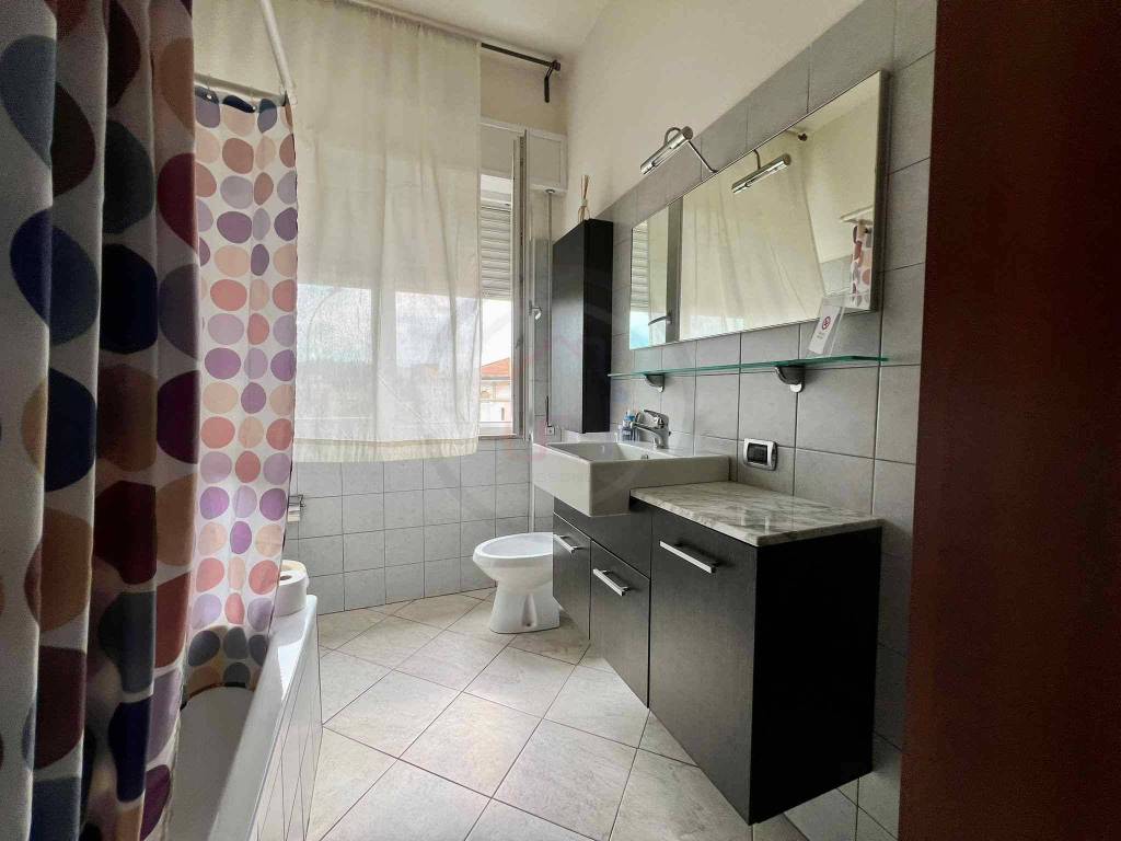 Appartamento a Erba in Via Giovanni Segantini - Foto 5