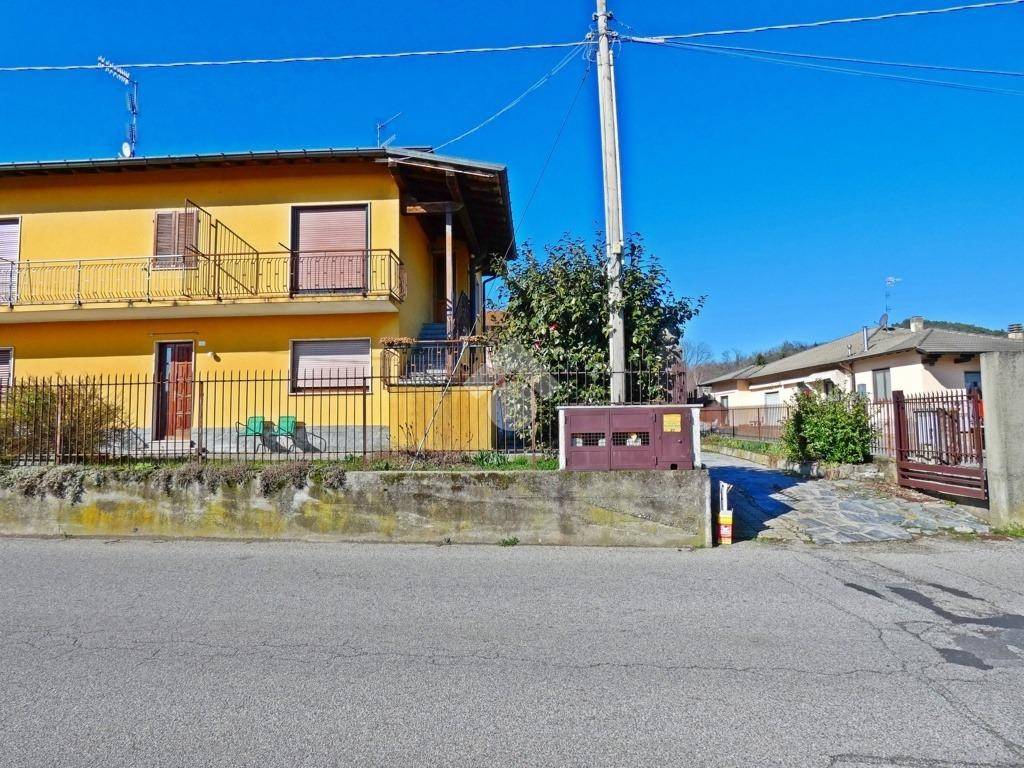 Casa indipendente a Angera in via barech, 77 - Foto 2
