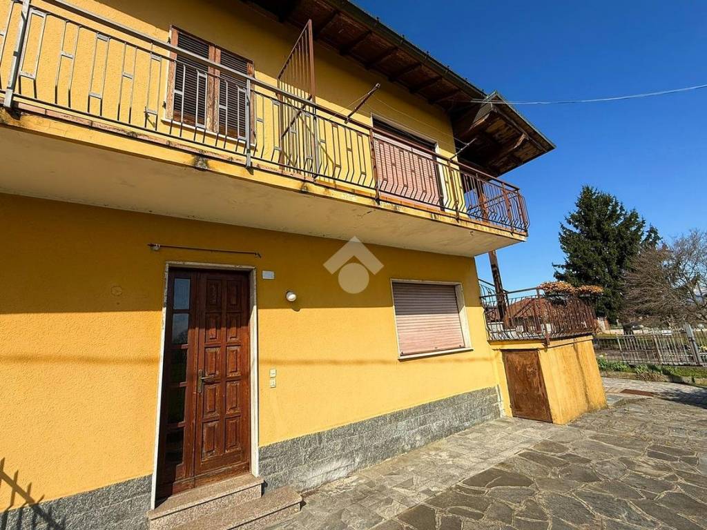 Casa indipendente a Angera in via barech, 77 - Foto 3