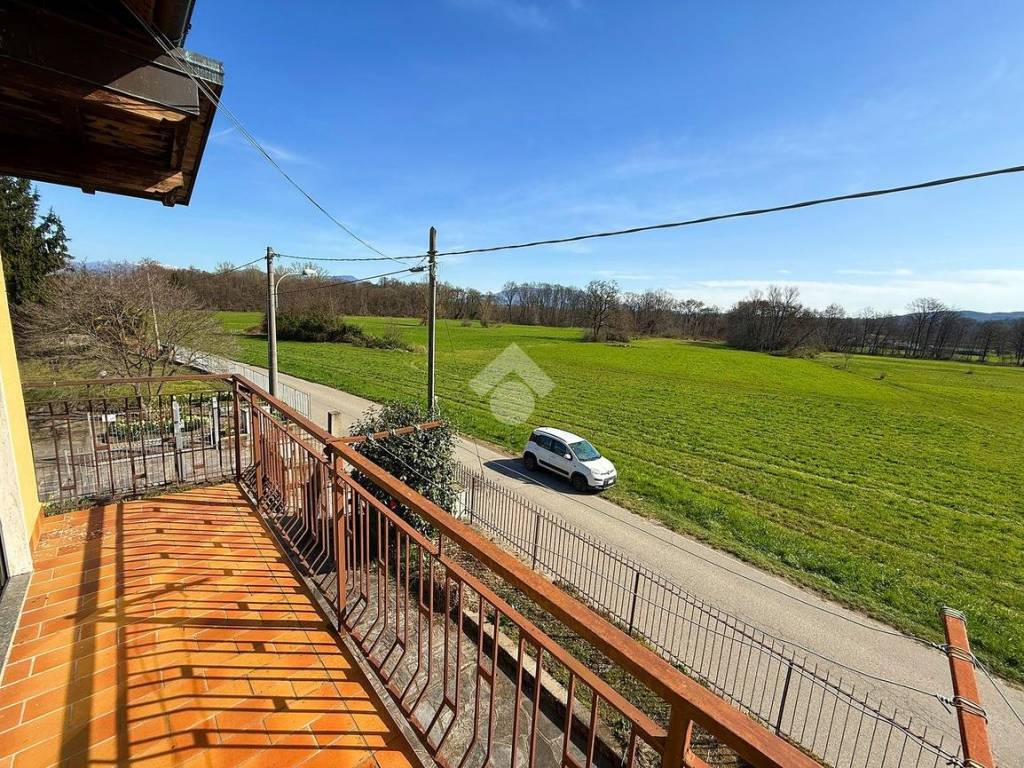 Casa indipendente a Angera in via barech, 77 - Foto 5