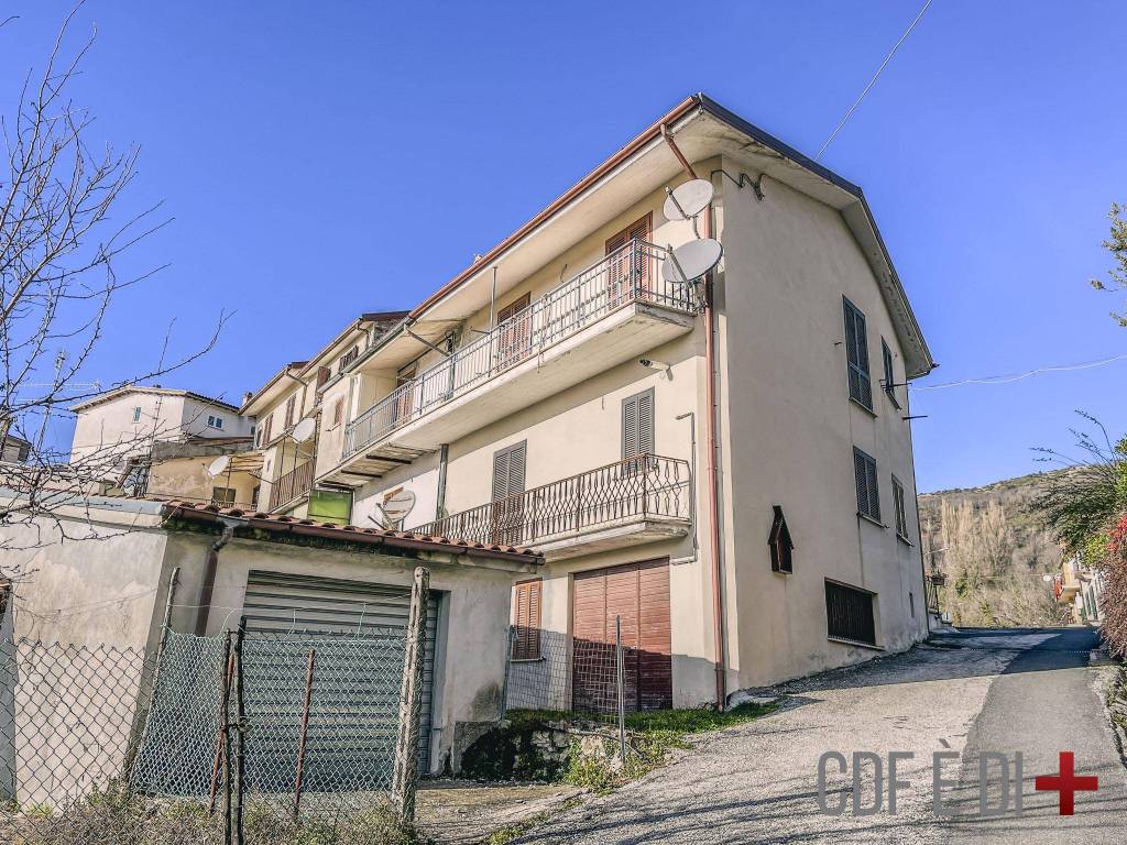 Appartamento a Pozzaglia sabina in Viale dei Caduti - Foto 4