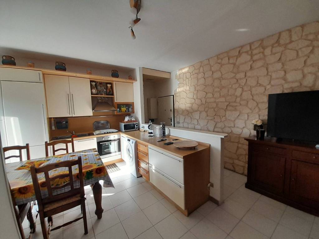 Appartamento a Inverigo in Via Basilica, 15 - Foto 2