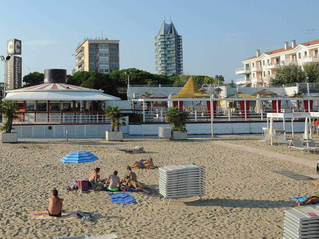 Palazzo / stabile a Jesolo - Foto 2