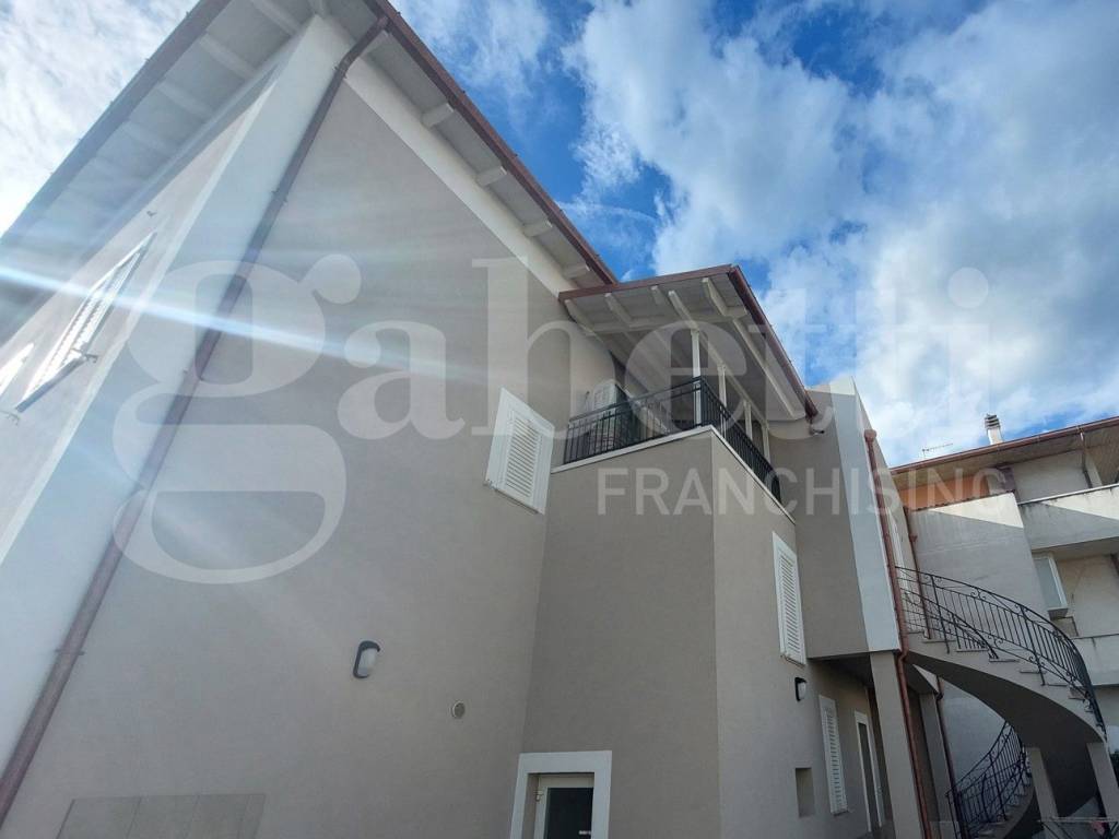 Casa indipendente a Alba adriatica in Viale Vittoria, 205 - Foto 3