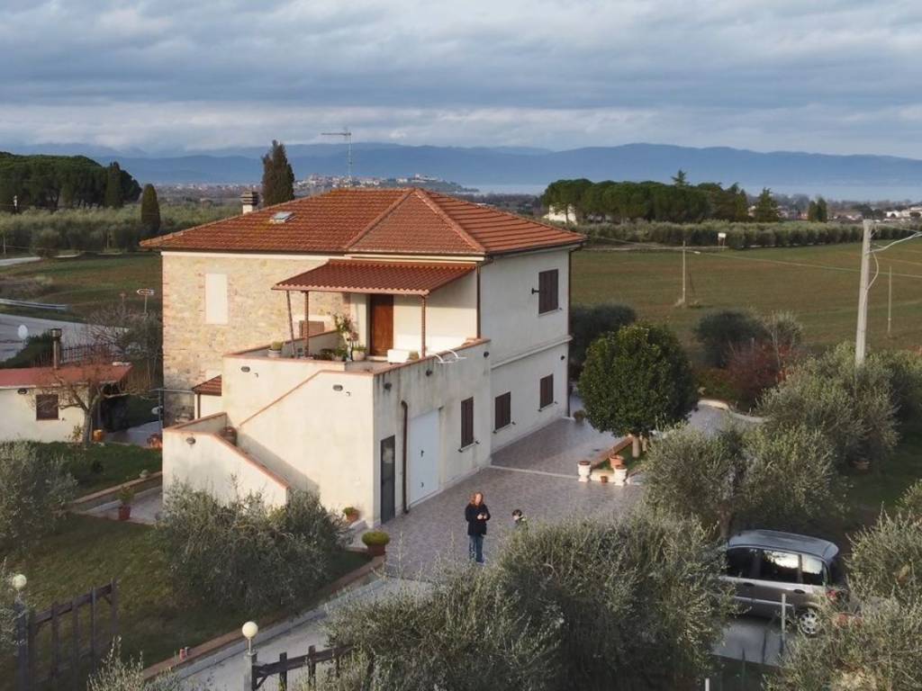 Villa a Castiglione del lago in Via Belveduto s.n.c - Foto 2