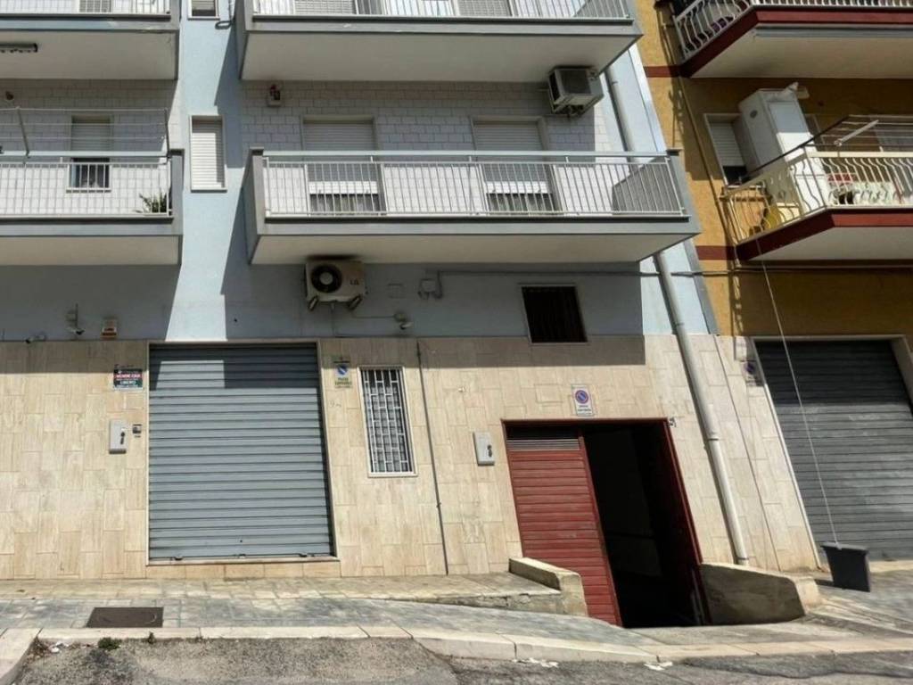 Appartamento a Manfredonia in Via Raffaele Basso, 3 - Foto 2
