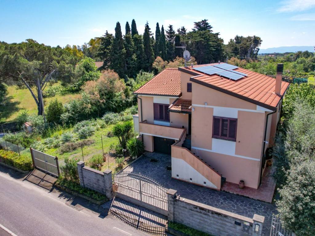 Villa a Cecina in Via Terra dei Ceci - Foto 2