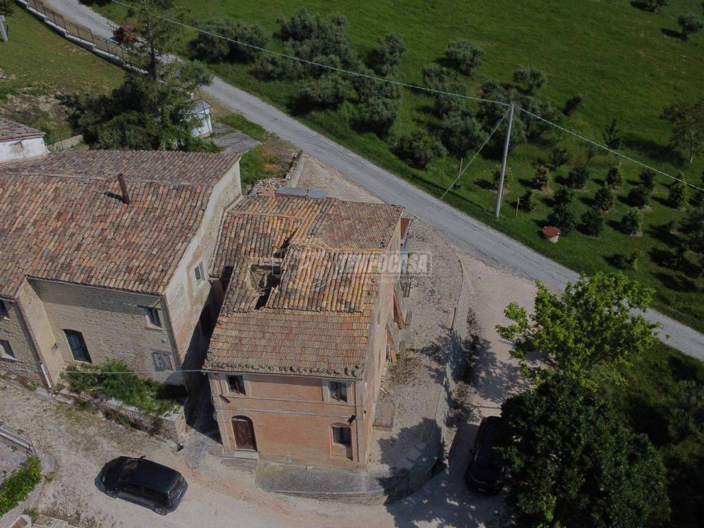 Rustico / casale a Tolentino in Contrada Sant'Angelo - Foto 4