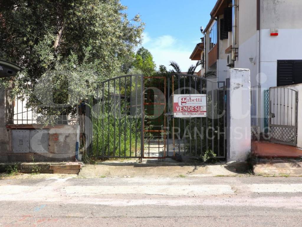 Box / garage a Tortolì in Via Camillo Bellieni, 10a - Foto 2