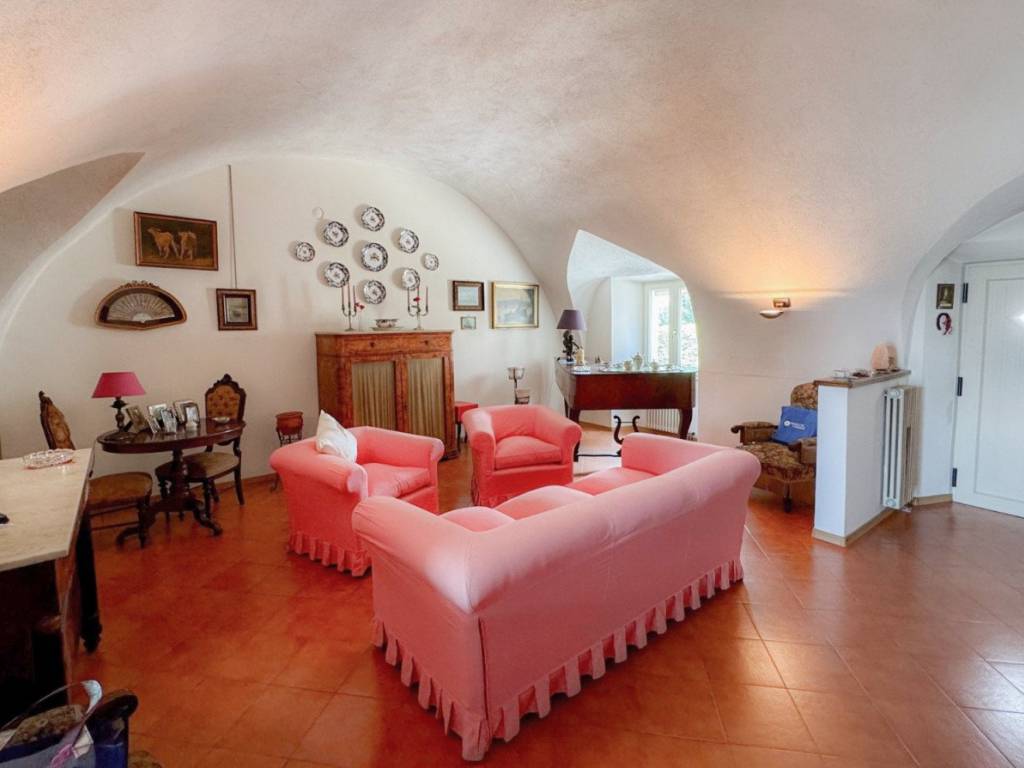 Casa indipendente a Tenna in via Roma 12 - Foto 2