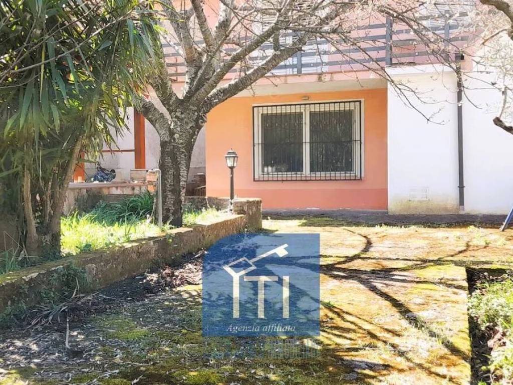 Villa a Cervaro in Via Noceromana, 23 - Foto 3