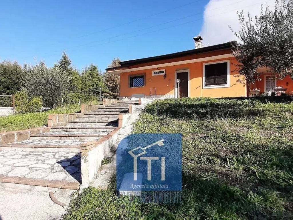 Villa a Mignano monte lungo in Via Oliveto Arso S.N.C. - Foto 2