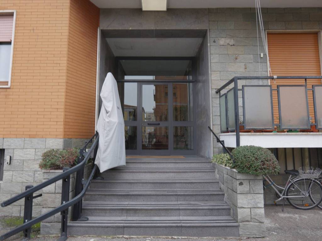 Appartamento a Biella in Via Oreste Mombello, 4 - Foto 2