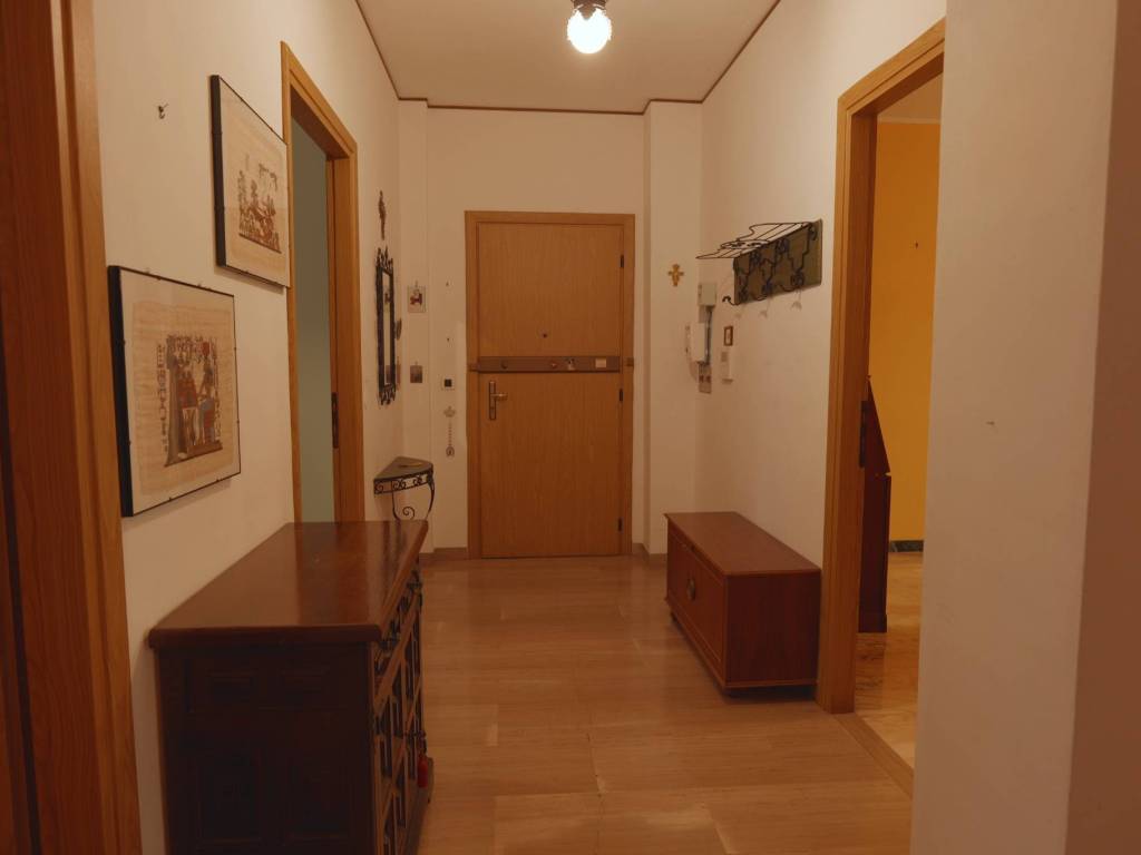 Appartamento a Biella in Via Oreste Mombello, 4 - Foto 4