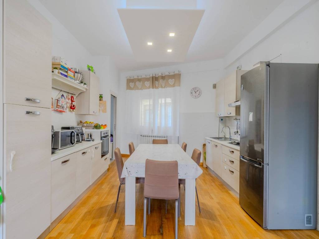 Appartamento a Civitanova marche in Via Edmondo de Amicis 15 - Foto 5