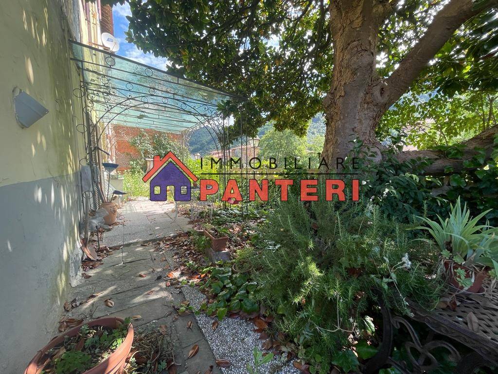 Casa indipendente a Pescia in Viale Bruno Buozzi, 32 - Foto 2