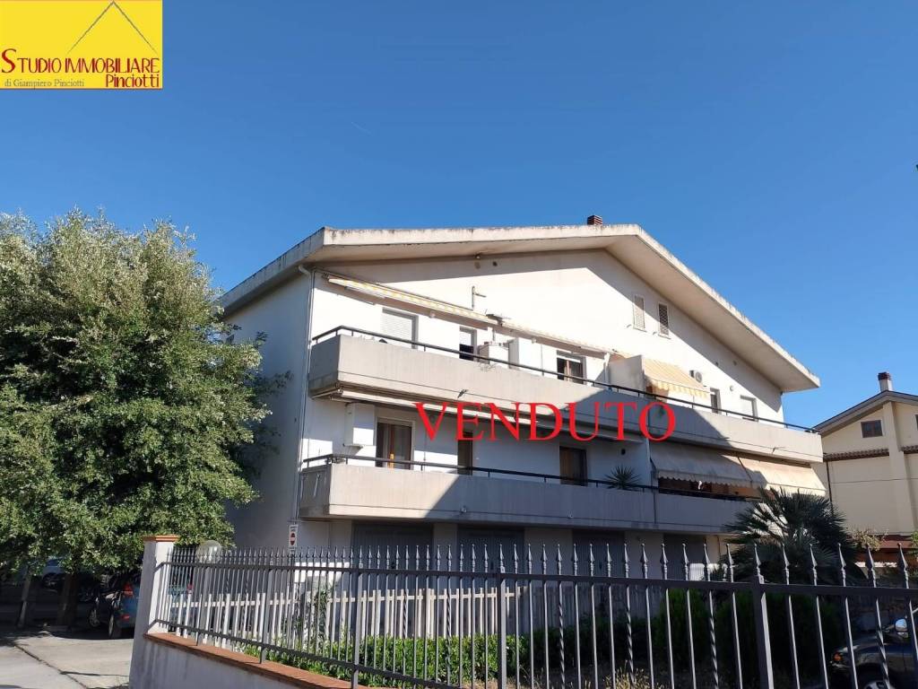 Box / garage a Montesilvano in Via Nilo, 10 - Foto 2