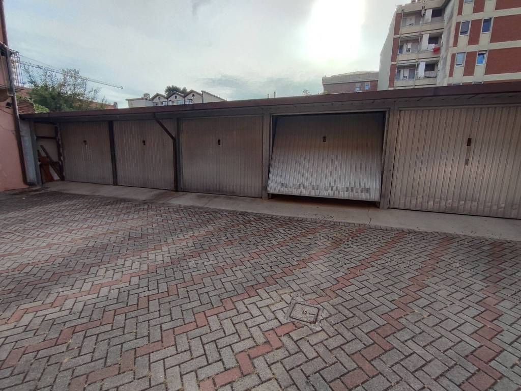 Box / garage a Novara in Via Stefano Grosso, 1 - Foto 4