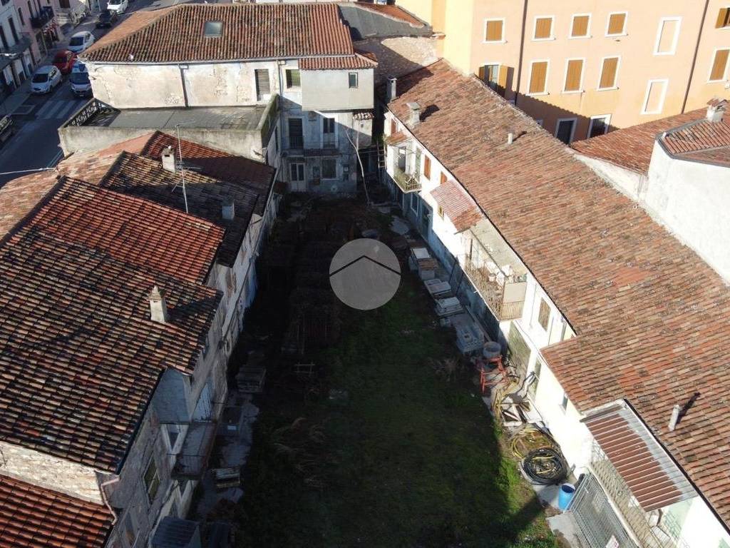 Palazzo / stabile a Verona in Via Unità d'Italia, 101 - Foto 5