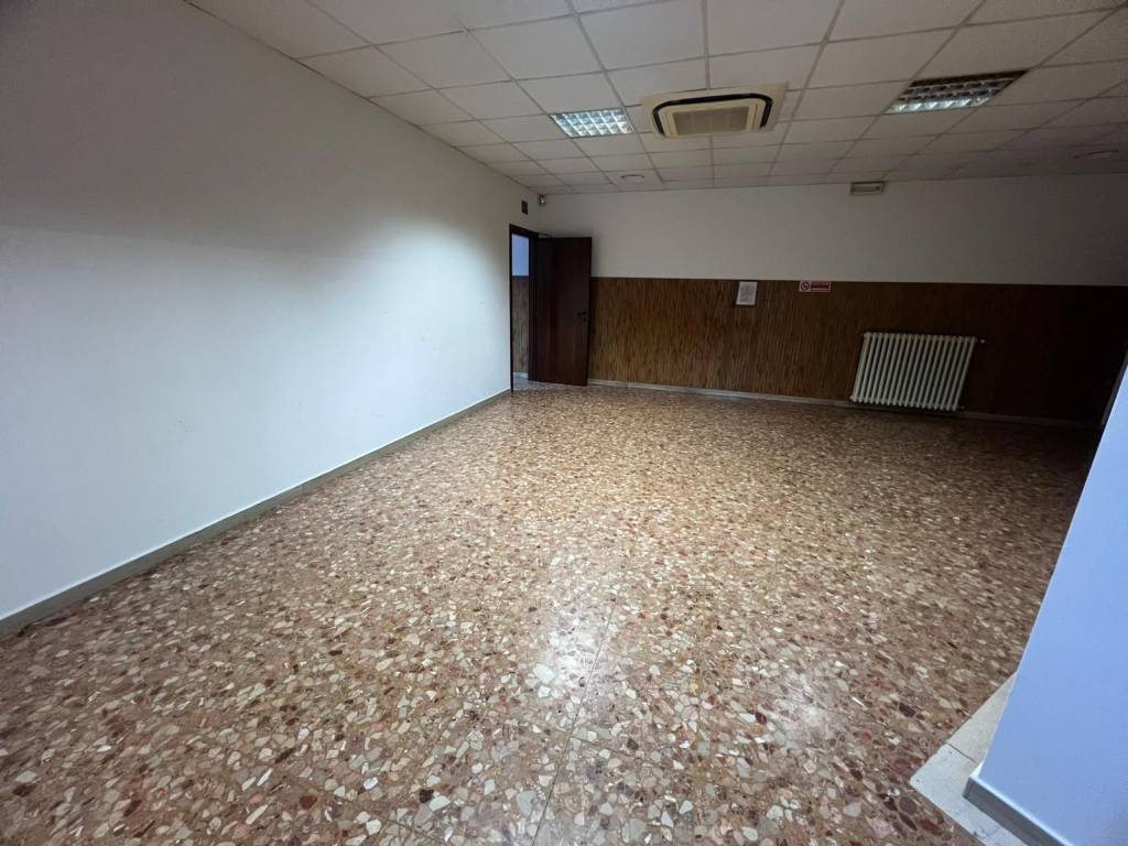 Palazzo / stabile a Macerata - Foto 4