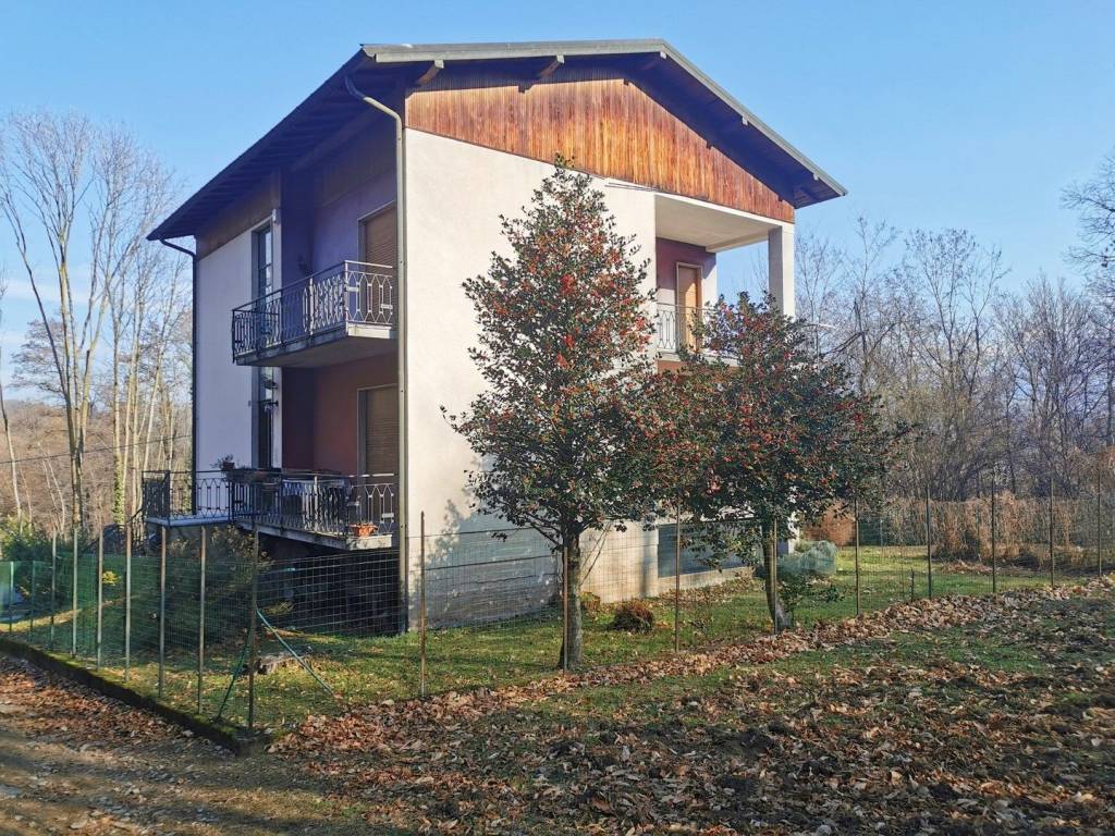 Villa a Cuasso al monte in Via Tossello, 16 - Foto 3