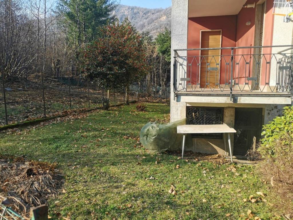 Villa a Cuasso al monte in Via Tossello, 16 - Foto 4