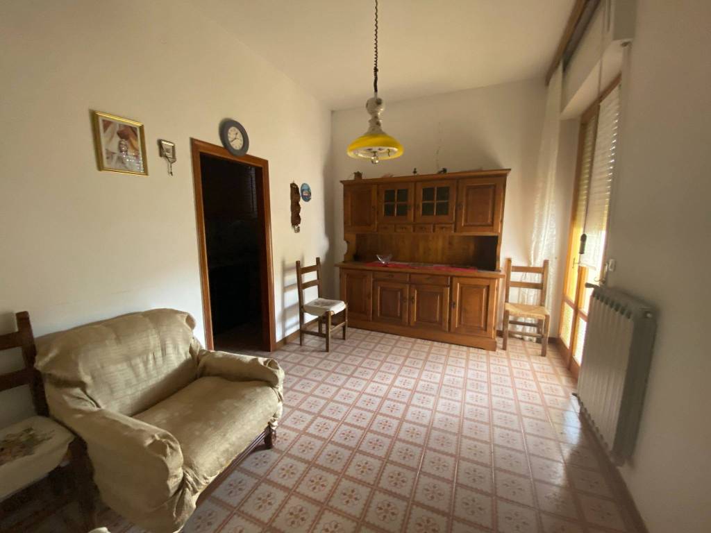 Casa indipendente a Castiglione del lago in Via Romagna - Foto 5