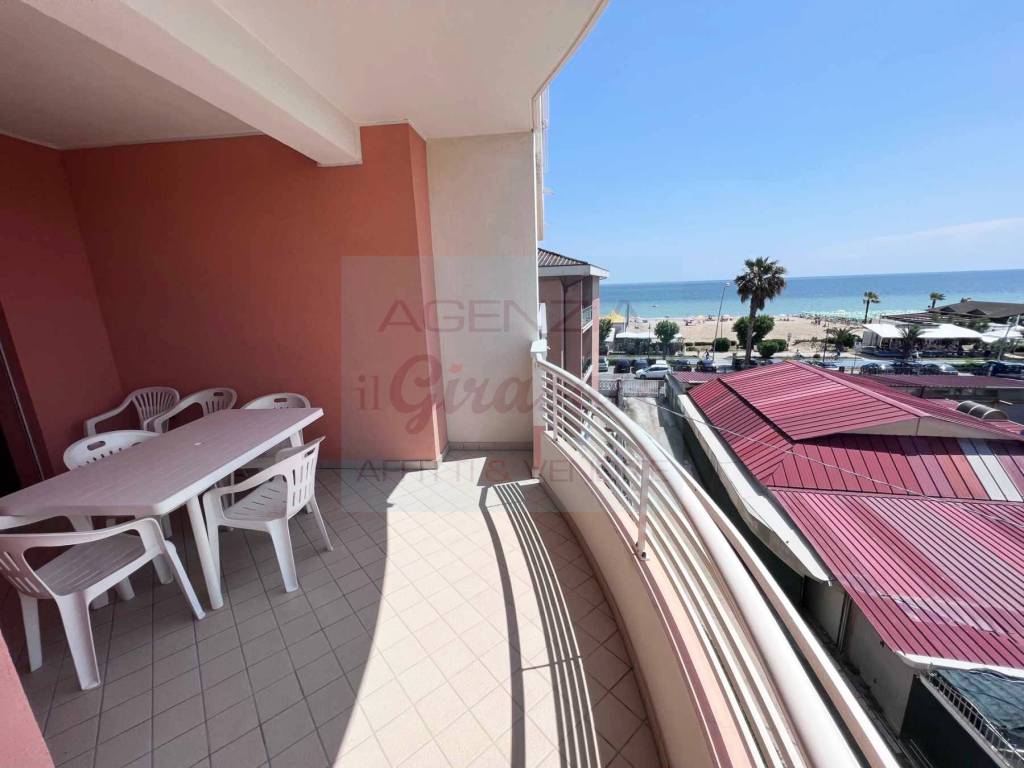 Appartamento a Alba adriatica in Via Malta - Foto 3