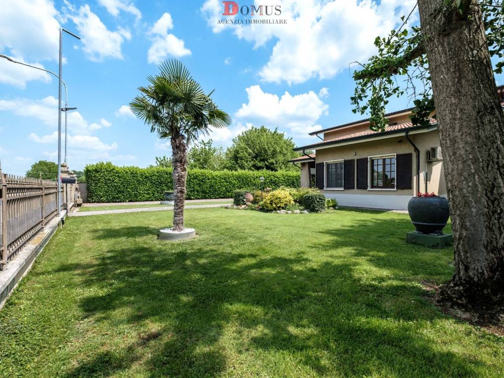 Villa a Roverbella in Strada Fienili - Foto 4