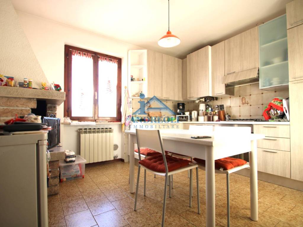 Appartamento a Costermano sul garda in Borgo San Lorenzo - Foto 2