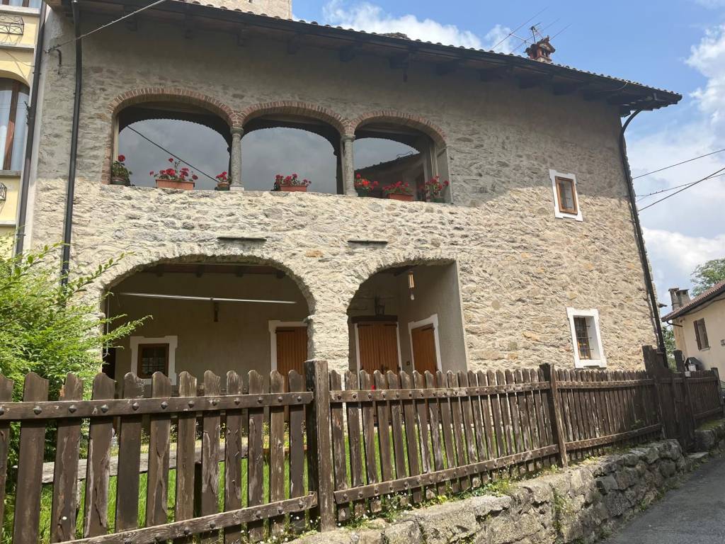 Casa indipendente a Cellio con breia in Via Martiri della Libertà, 2 - Foto 2