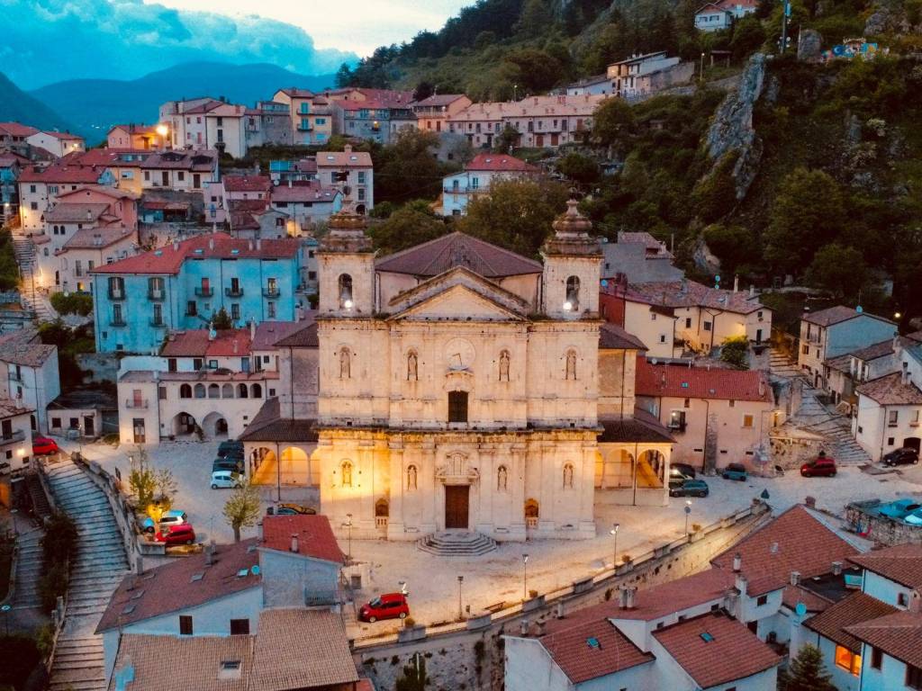Appartamento a Castel di sangro in Piazza Castello - Foto 2