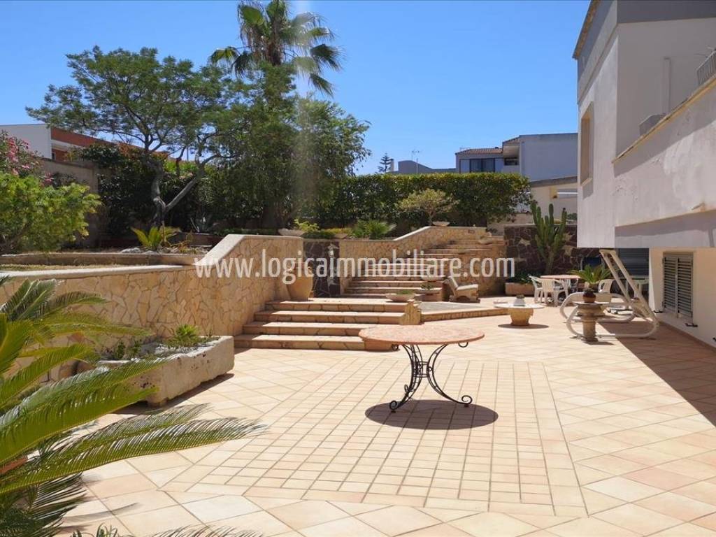 Villa a Cannole in Via Unità Europea - Foto 2