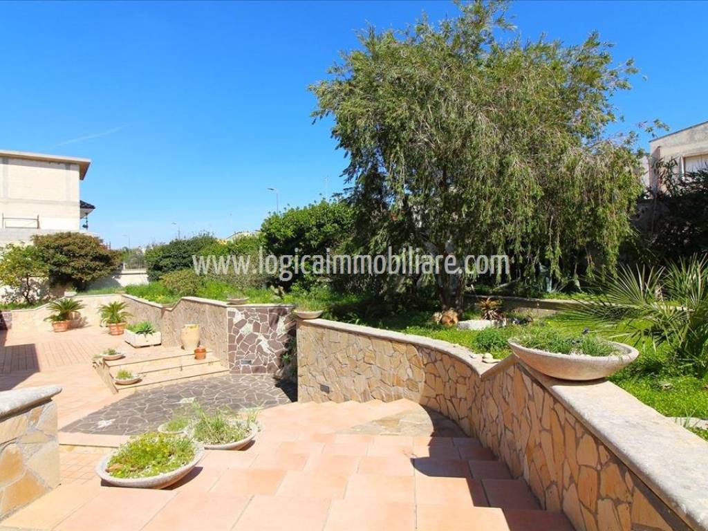 Villa a Cannole in Via Unità Europea - Foto 3