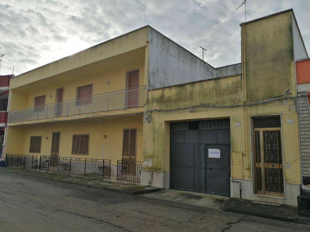 Palazzo / stabile a Carmiano in Via della Pace, 143 - Foto 2