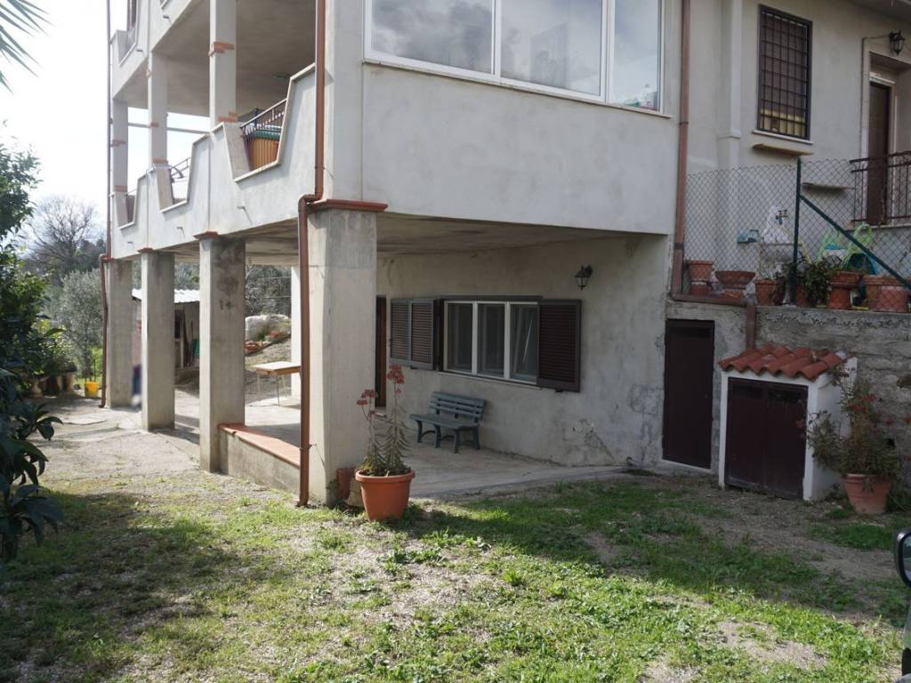 Appartamento a Fara in sabina in Via Partigiani, 19 - Foto 2