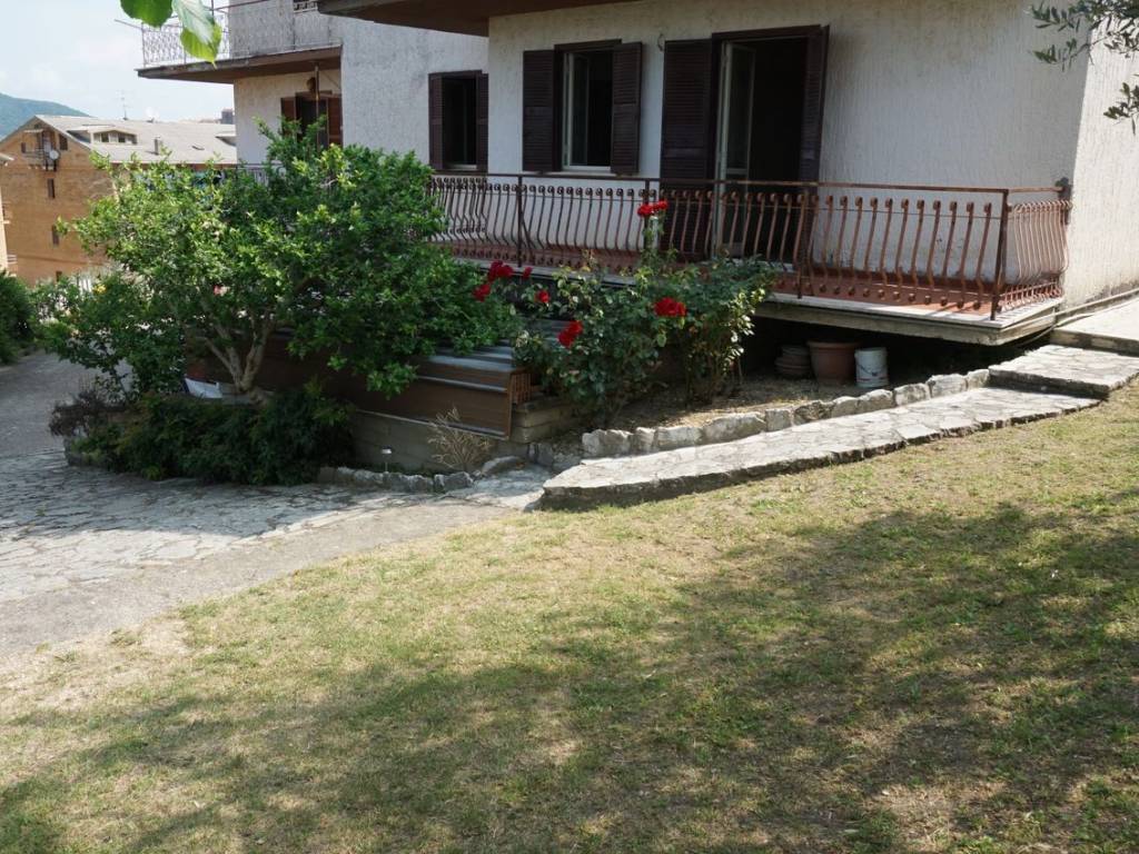 Appartamento a Scandriglia in Viale Santa Barbara S.N.C. - Foto 3