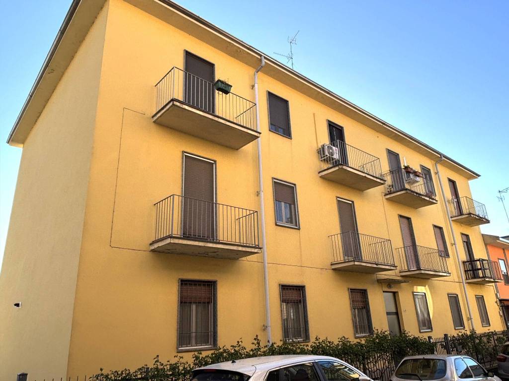 Appartamento a Novara in Via Niccolò Tommaseo, 9 - Foto 2