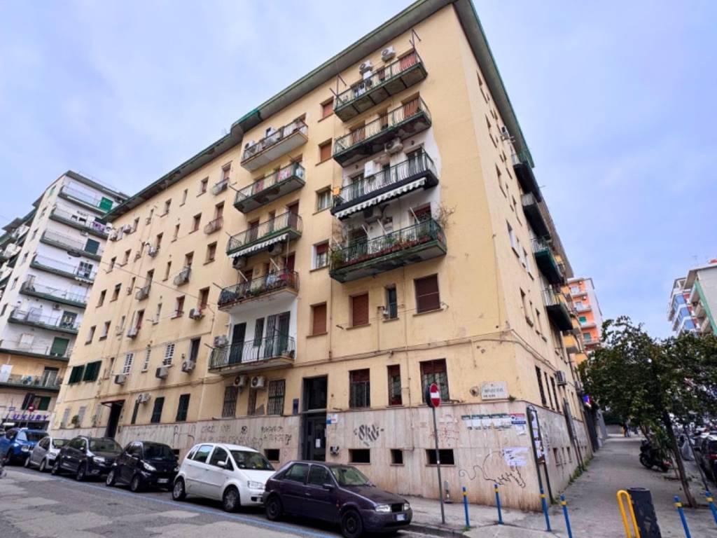 Appartamento a Napoli in Via Raffaele Stasi, 10 - Foto 1