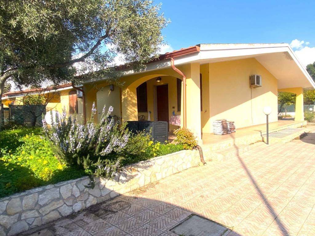Casa indipendente a Quartu sant'elena in viale dell'autonomia regionale - Foto 3